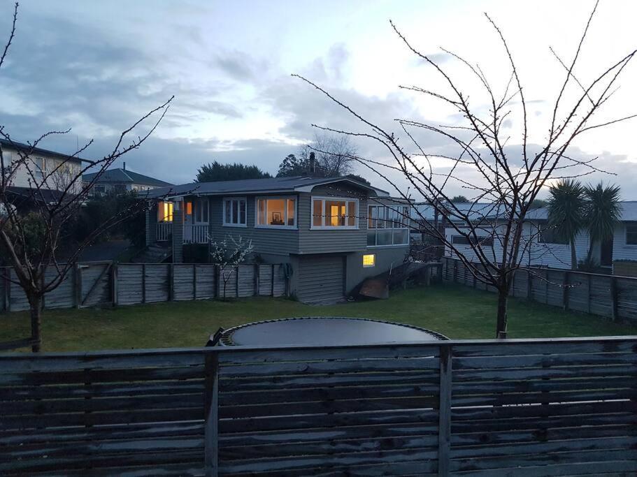 Adventurers Retreat Villa Taupo Luaran gambar
