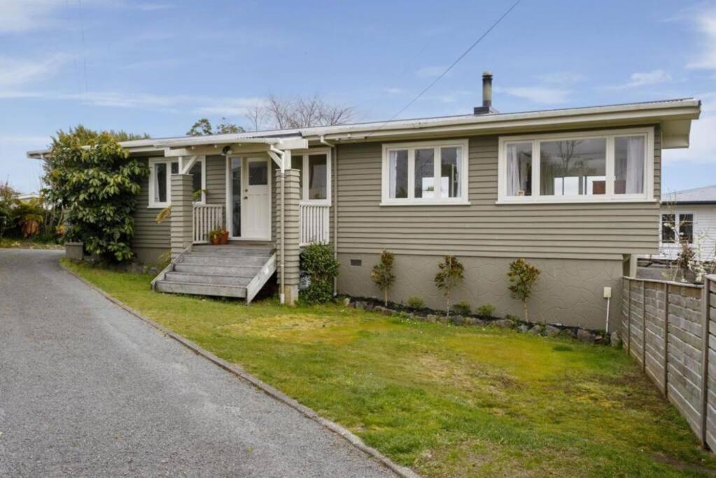 Adventurers Retreat Villa Taupo Luaran gambar